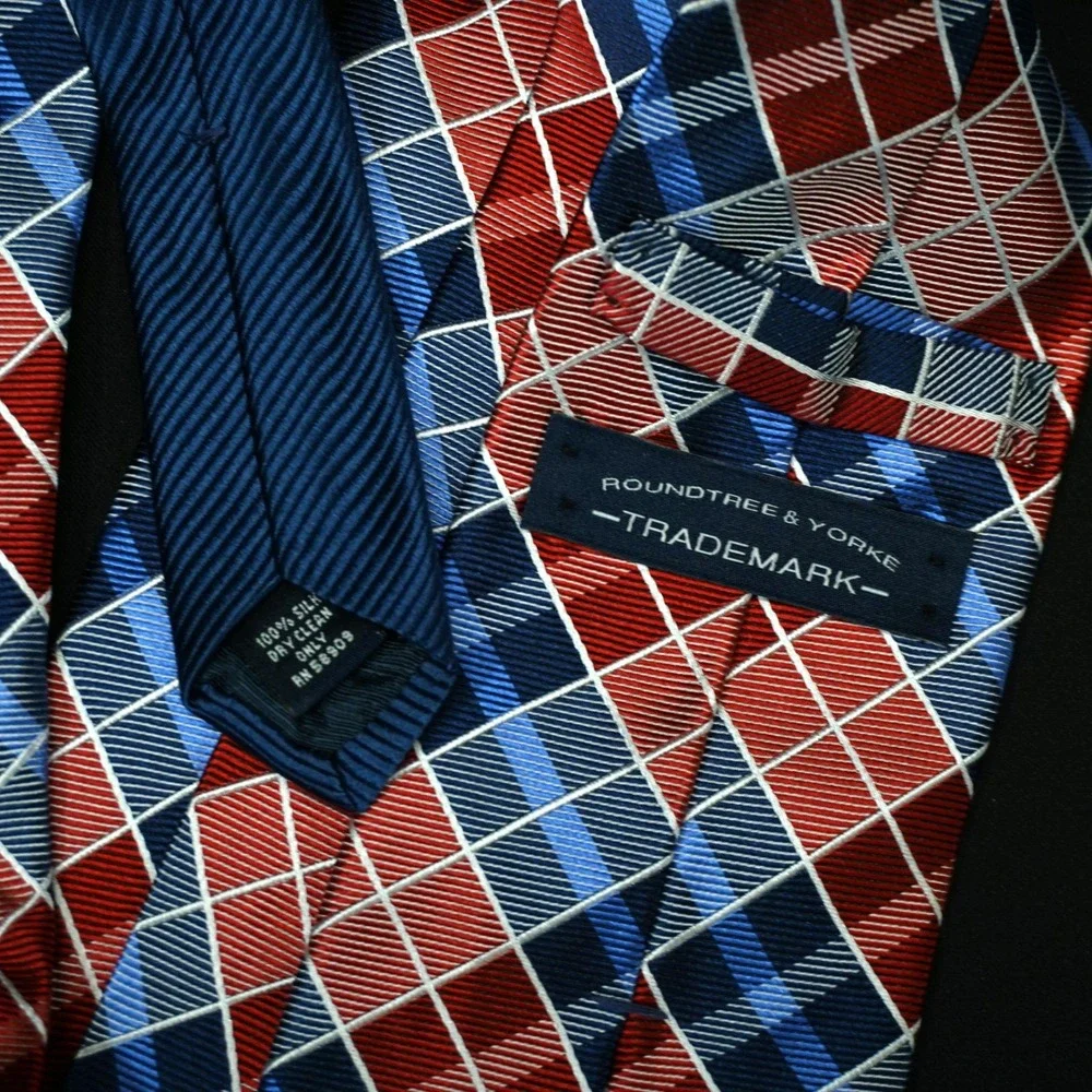 Roundtree & Yorke Men's Red Blue Plaid Necktie‎ 100% Silk 58